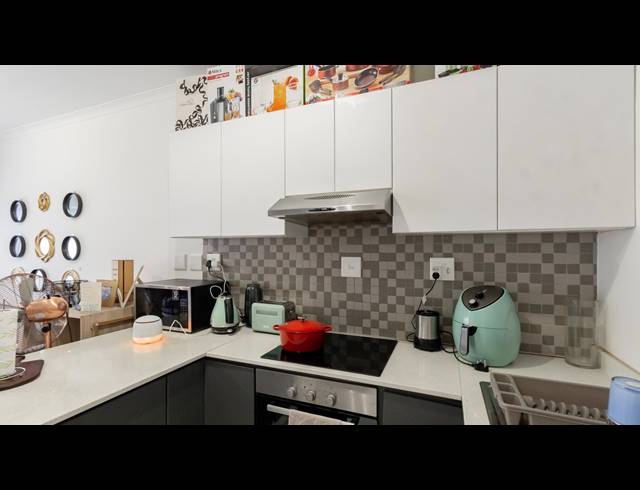 2 BEDROOM APARTMENT FOR SALE IN UMHLANGA RIDGE